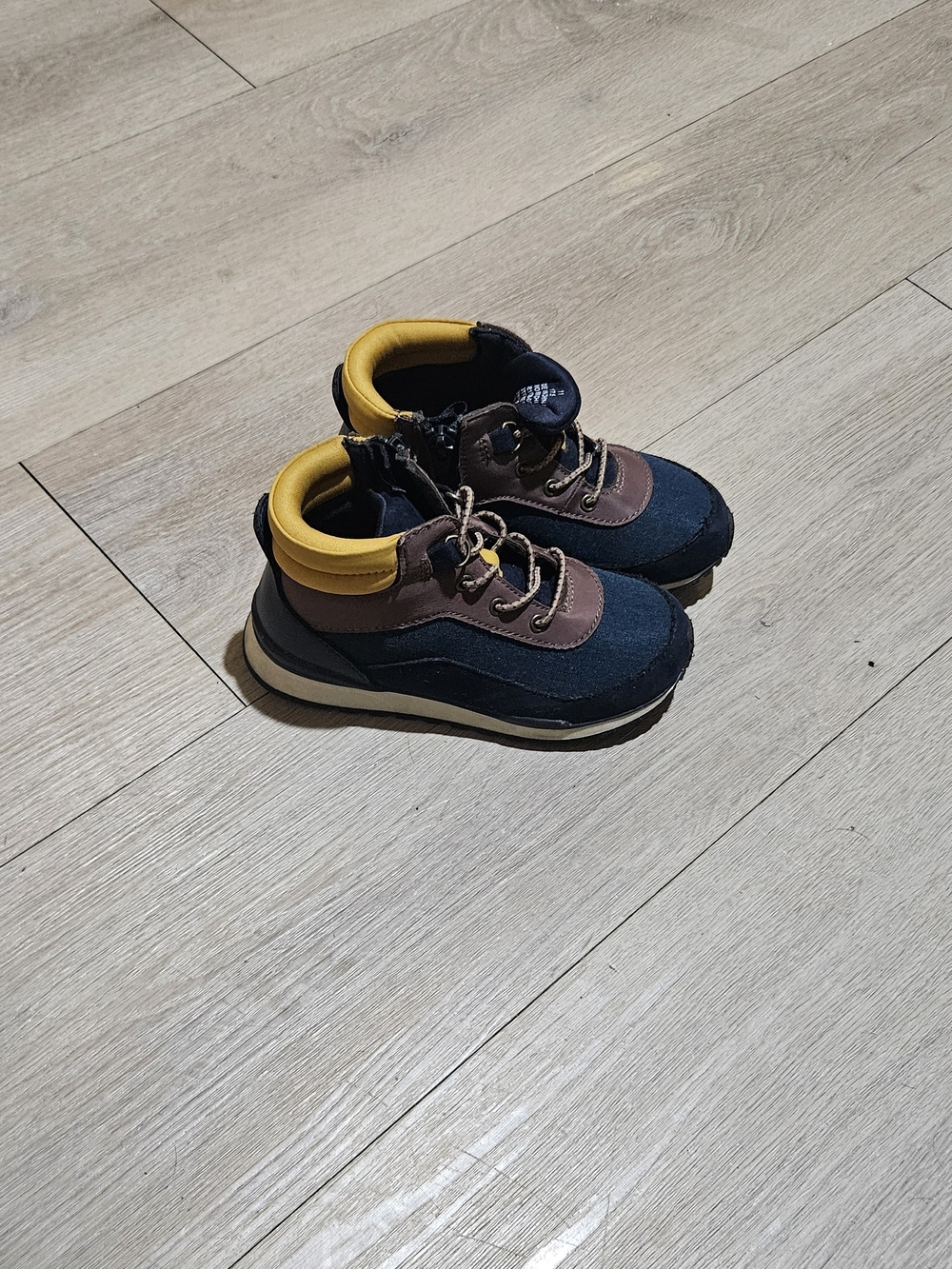 High-top Side Zip Sneaker For Boys/ Old Navy Brand - Picture 2 of 5